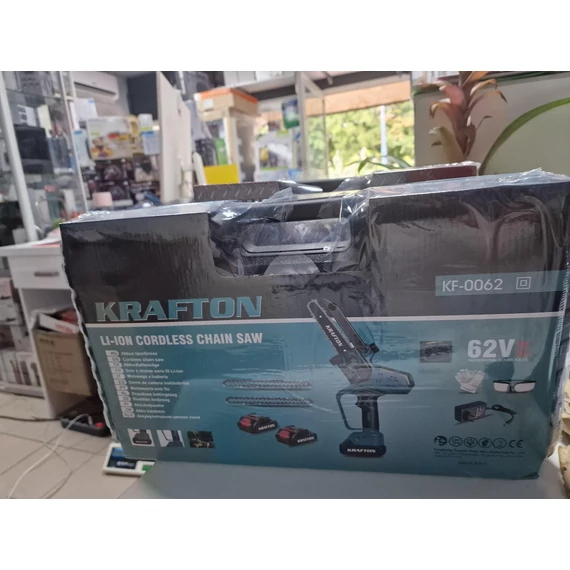 Krafton KF-0062 Akkumulátoros mini láncfűrész 2 db 62 V / 4000 mAh Litium-ion akkumulátorral, 22.86 cm vágólap és lánc, 5 m/s láncsebesség